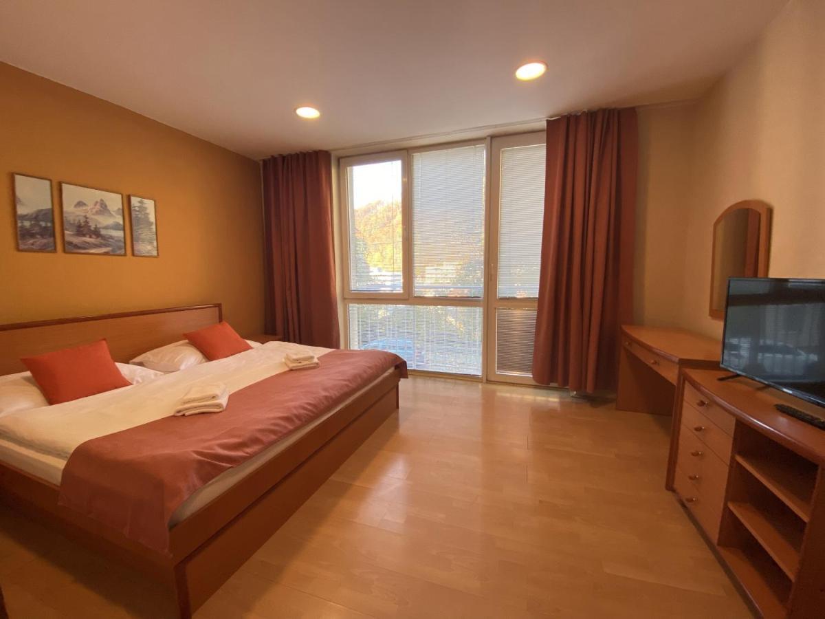Hotel Adria Nová Dubnica 外观 照片