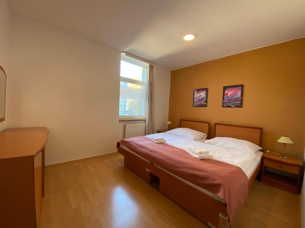 Hotel Adria Nová Dubnica 外观 照片