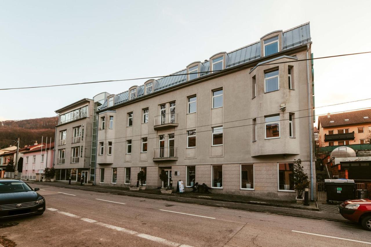 Hotel Adria Nová Dubnica 外观 照片