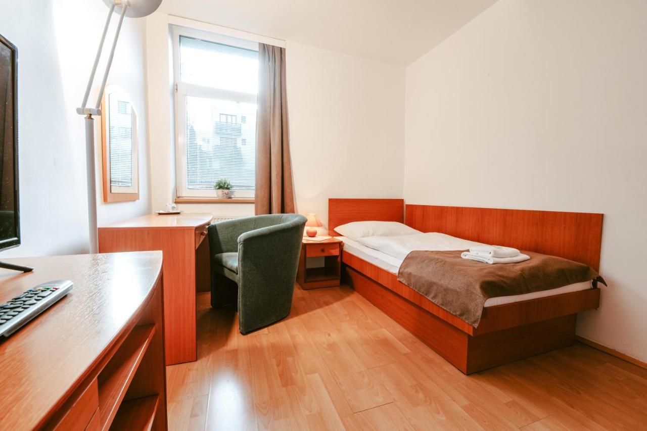 Hotel Adria Nová Dubnica 外观 照片