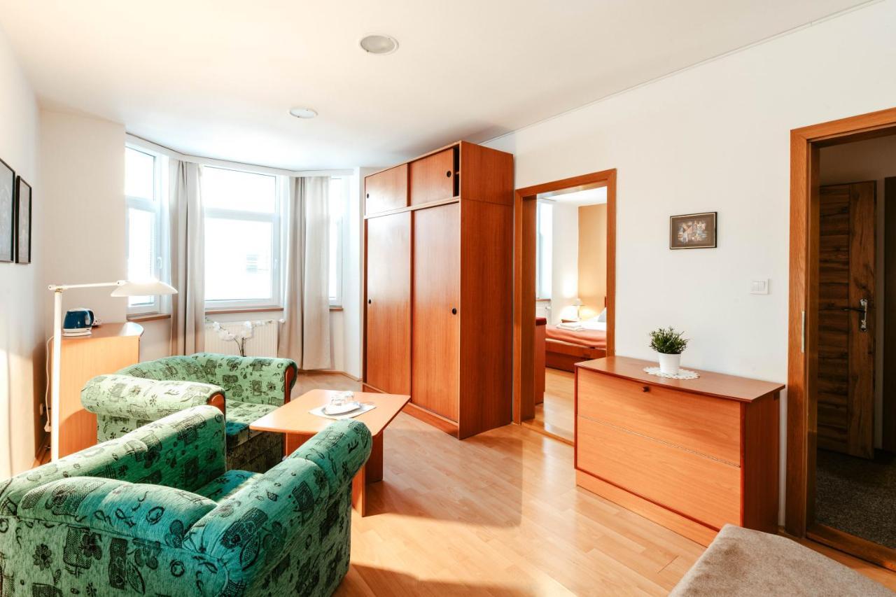 Hotel Adria Nová Dubnica 外观 照片