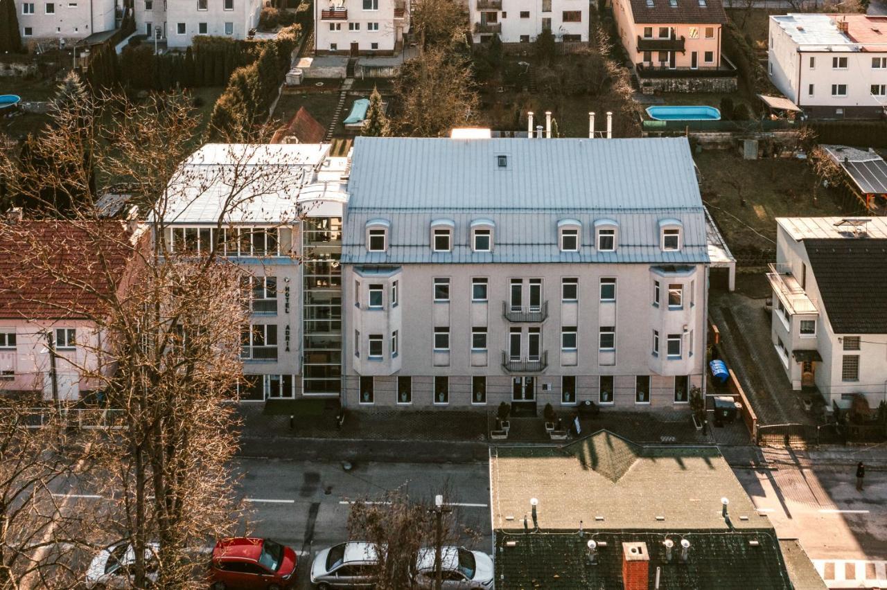 Hotel Adria Nová Dubnica 外观 照片