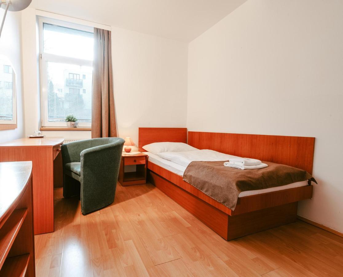 Hotel Adria Nová Dubnica 外观 照片