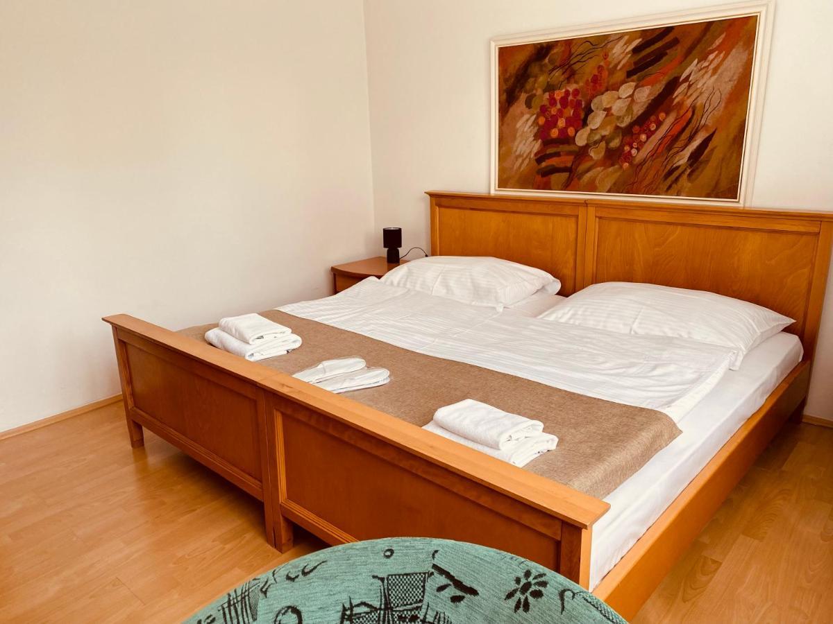 Hotel Adria Nová Dubnica 外观 照片